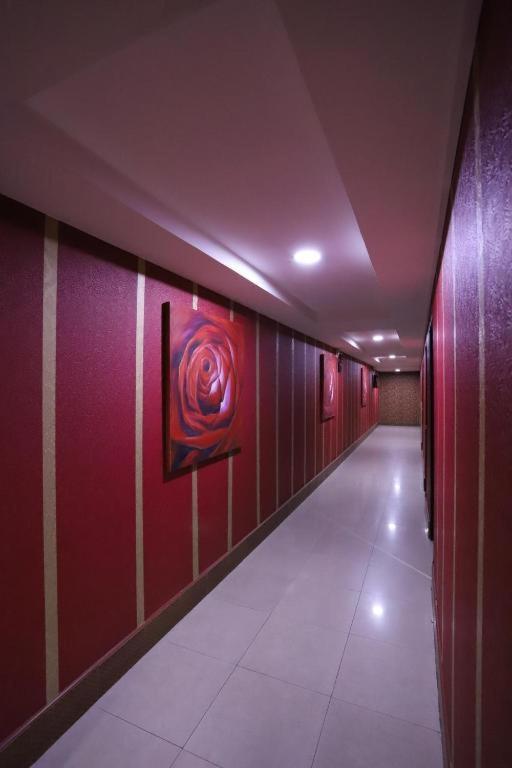 Lucky Palace Hotel Bangkok Dış mekan fotoğraf