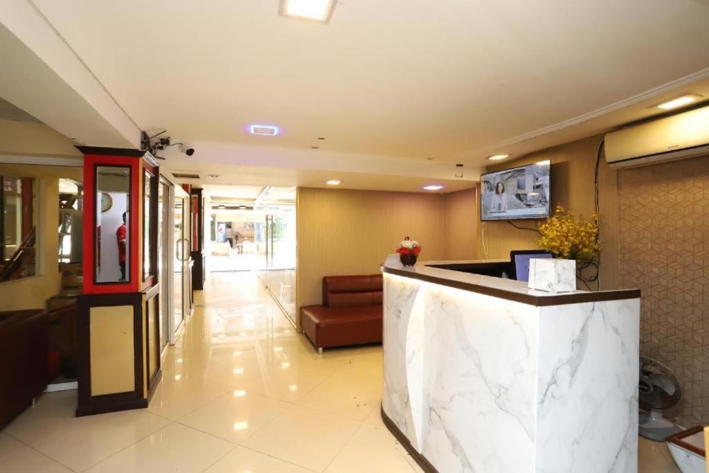 Lucky Palace Hotel Bangkok Dış mekan fotoğraf
