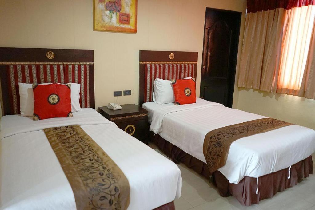 Lucky Palace Hotel Bangkok Dış mekan fotoğraf